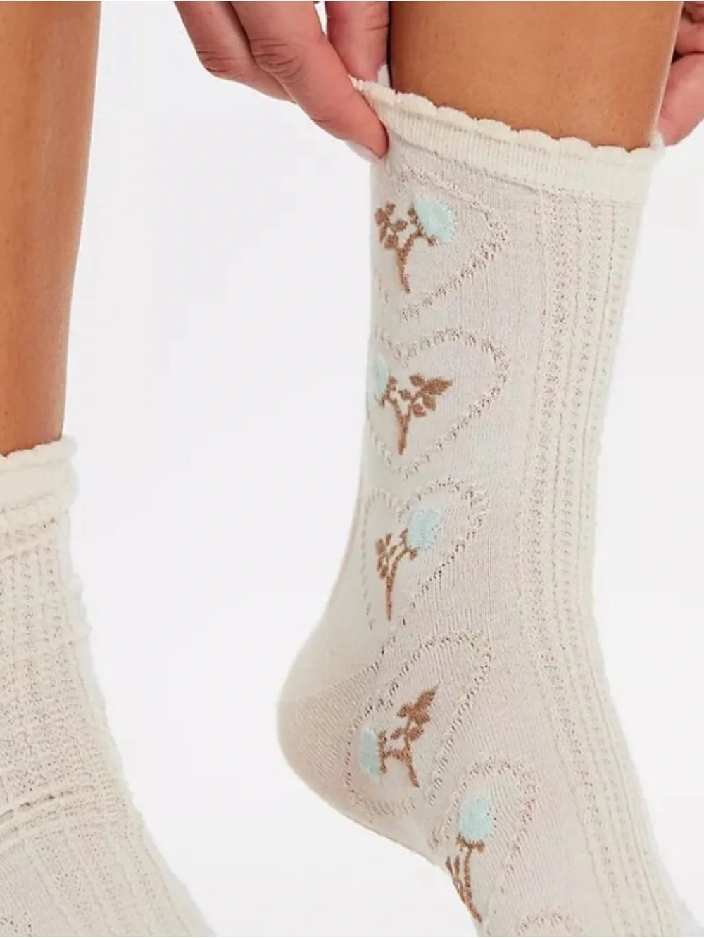 Free People Heart Blooms Socks. NWT. Cream